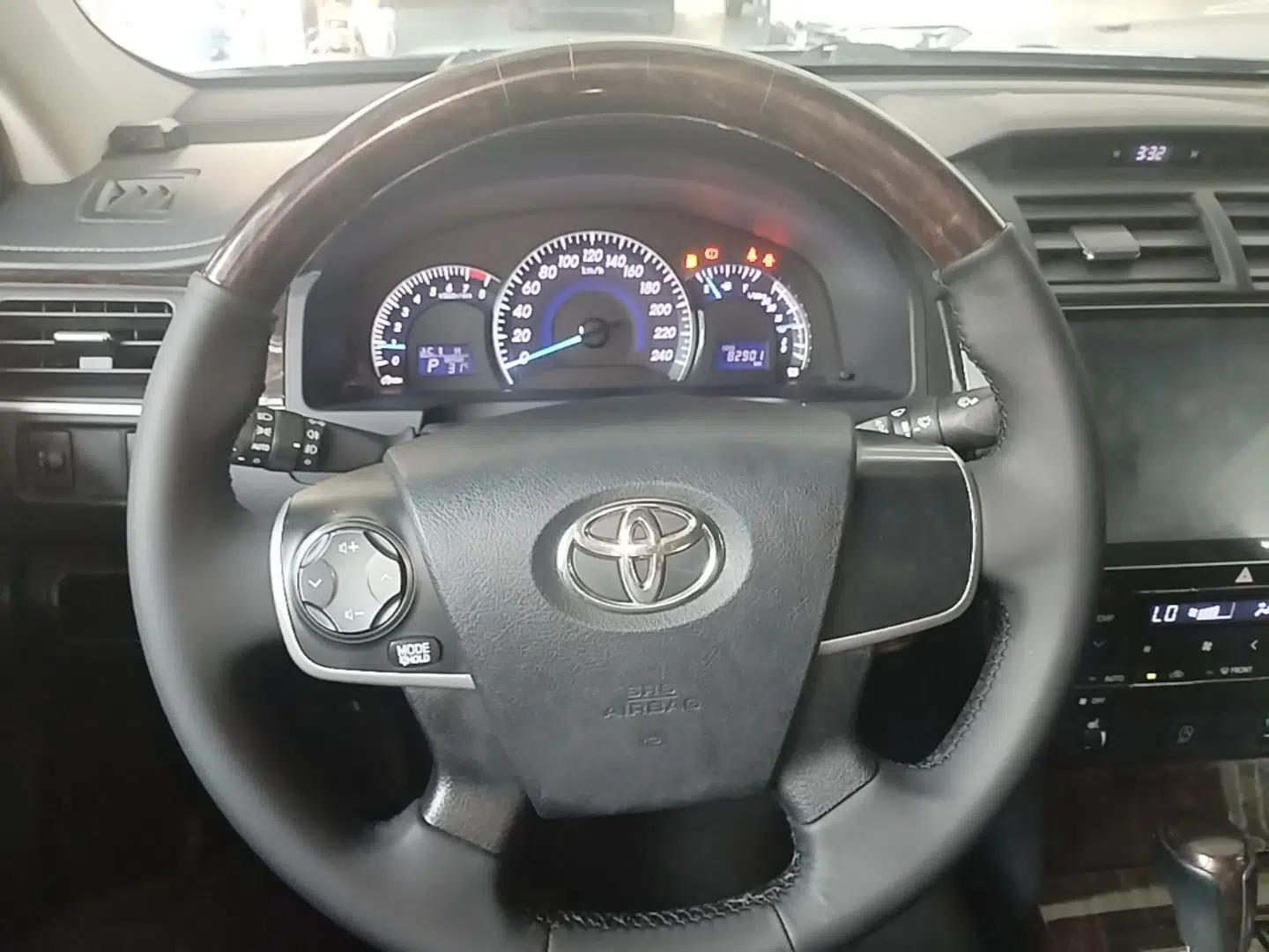 Toyota Camry 2016 2.0G 10th Anniversary Leading Edition — миниатюра 13