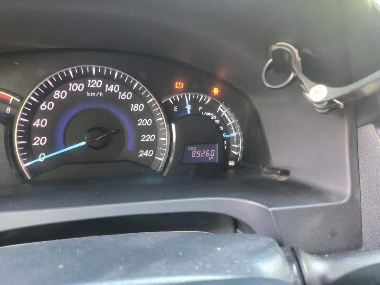 Toyota Camry 2015 2.0G Premier Edition — миниатюра 12