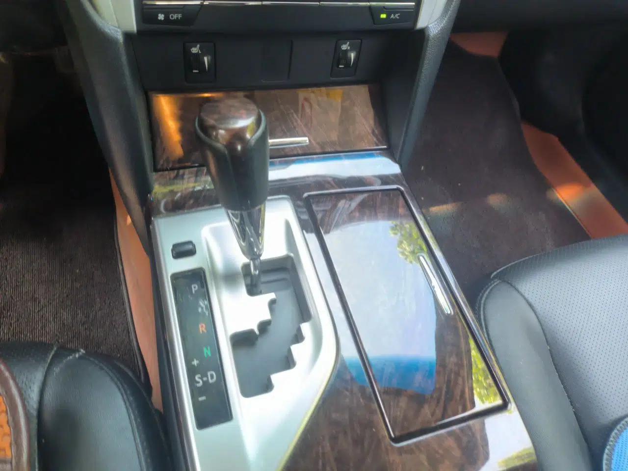 Toyota Camry 2015 2.0G Premier Edition — миниатюра 14