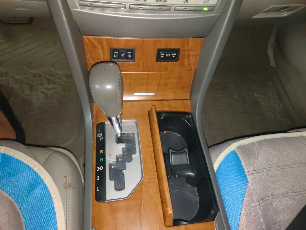 Toyota Camry 2010 200G Classic Edition — миниатюра 14