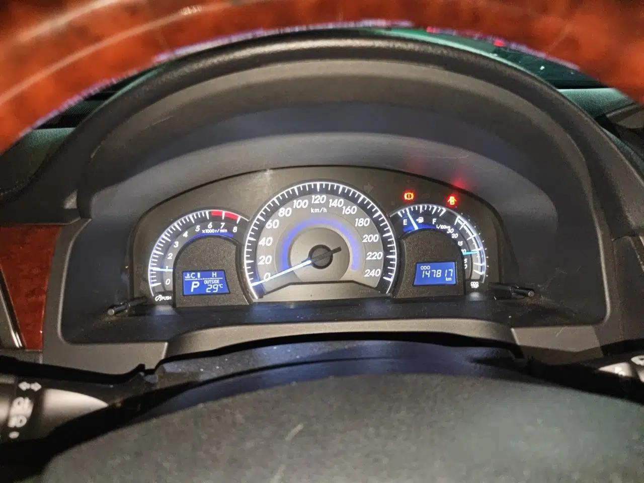 Toyota Camry 2012 2.5G Luxury Navigation Edition — миниатюра 11