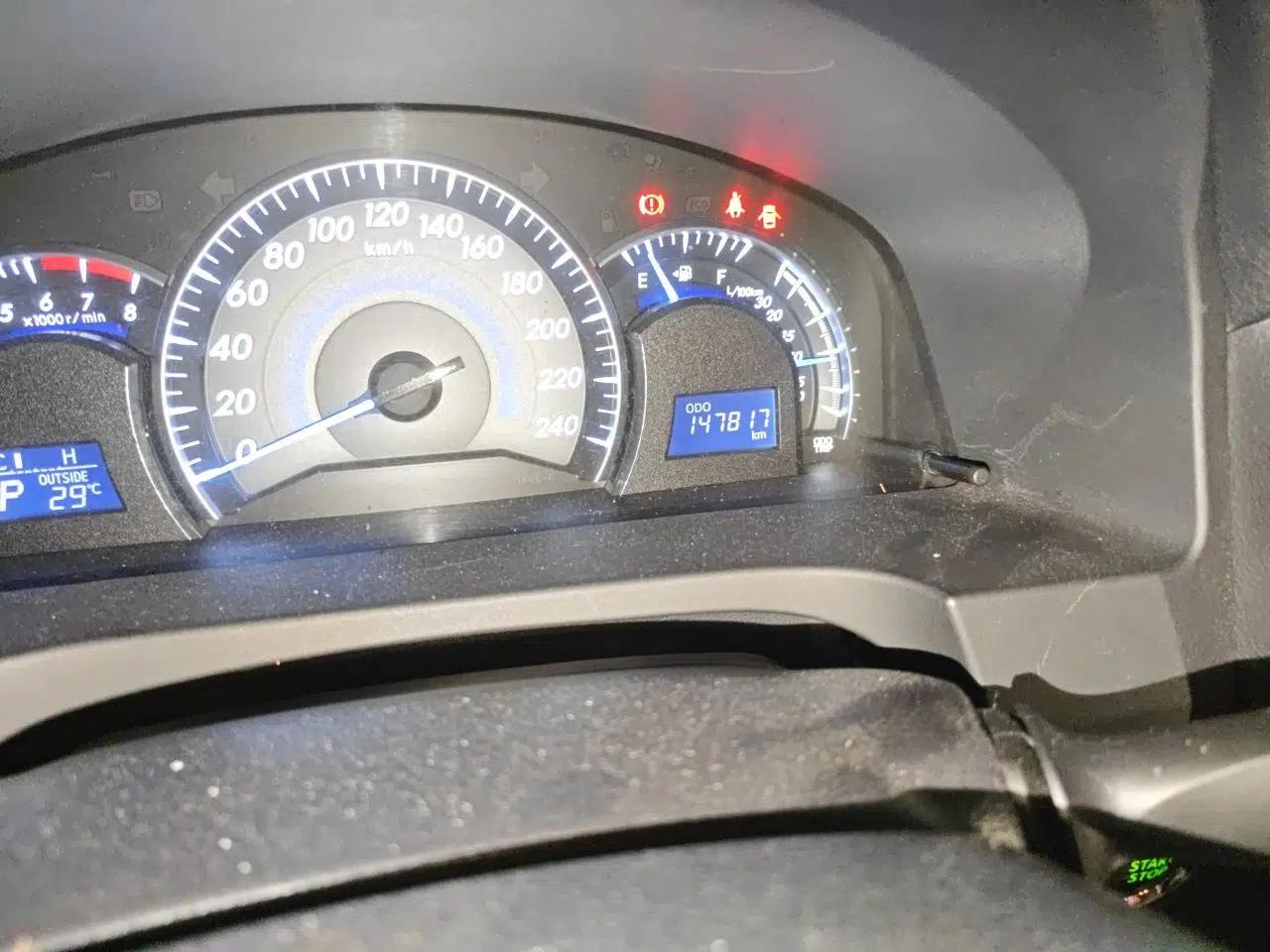 Toyota Camry 2012 2.5G Luxury Navigation Edition — миниатюра 12