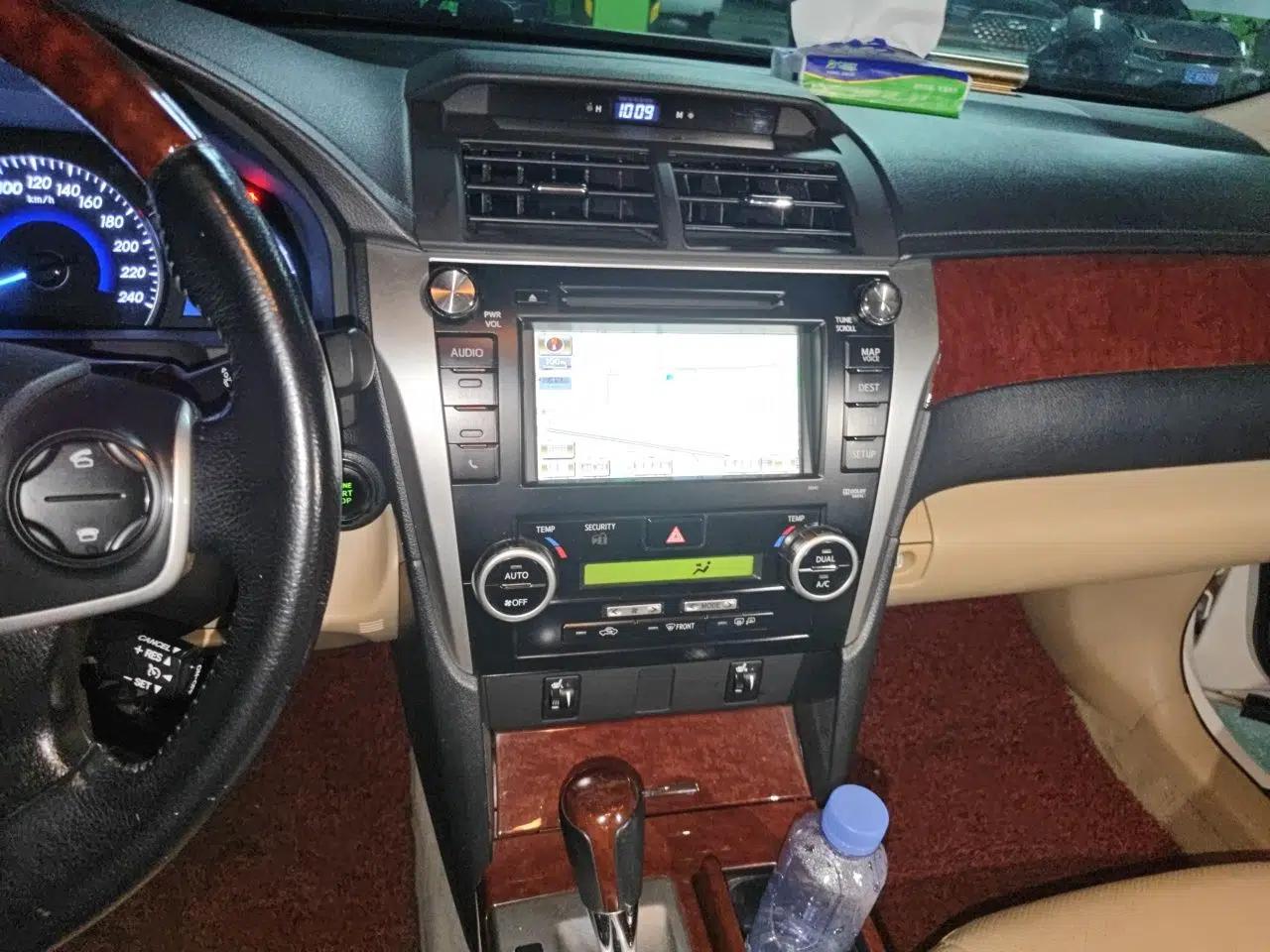Toyota Camry 2012 2.5G Luxury Navigation Edition — миниатюра 13