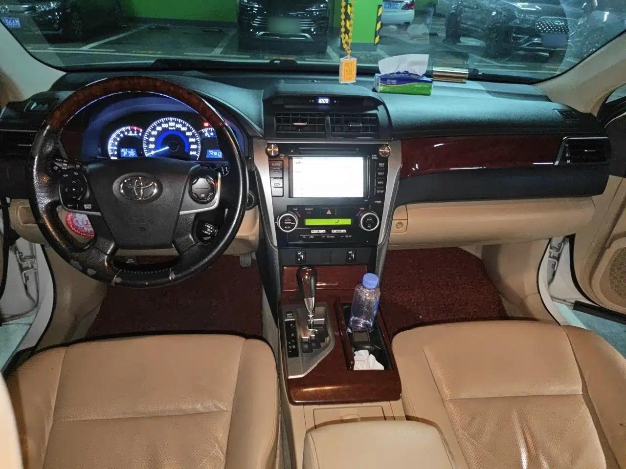 Toyota Camry 2012 2.5G Luxury Navigation Edition — миниатюра 9