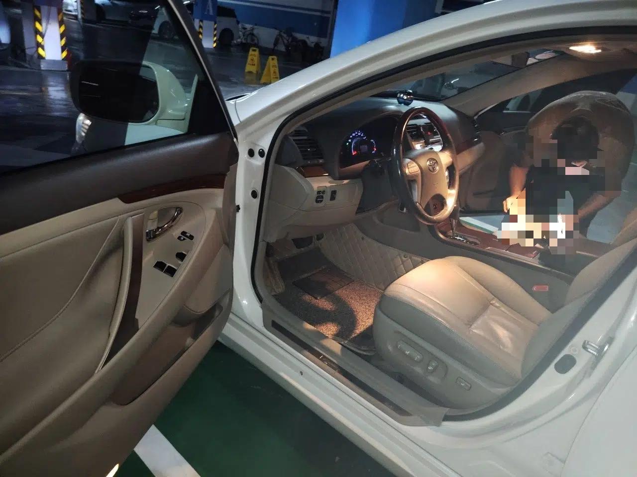Toyota Camry 2013 200G Classic Luxury Edition — миниатюра 16