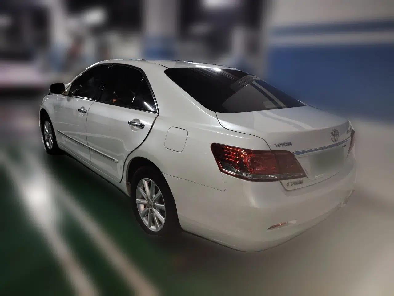 Toyota Camry 2013 200G Classic Luxury Edition — миниатюра 4