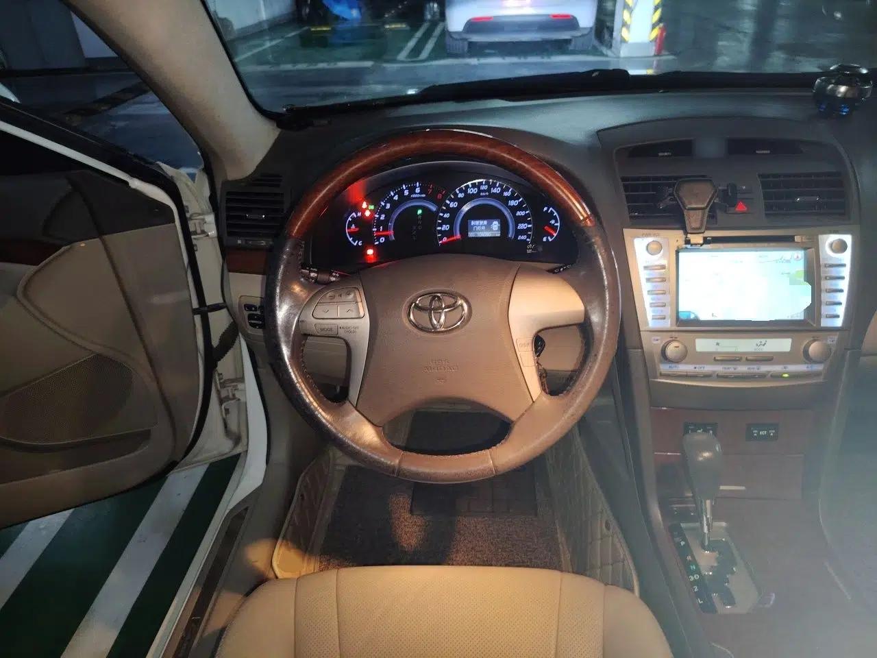 Toyota Camry 2013 200G Classic Luxury Edition — миниатюра 10