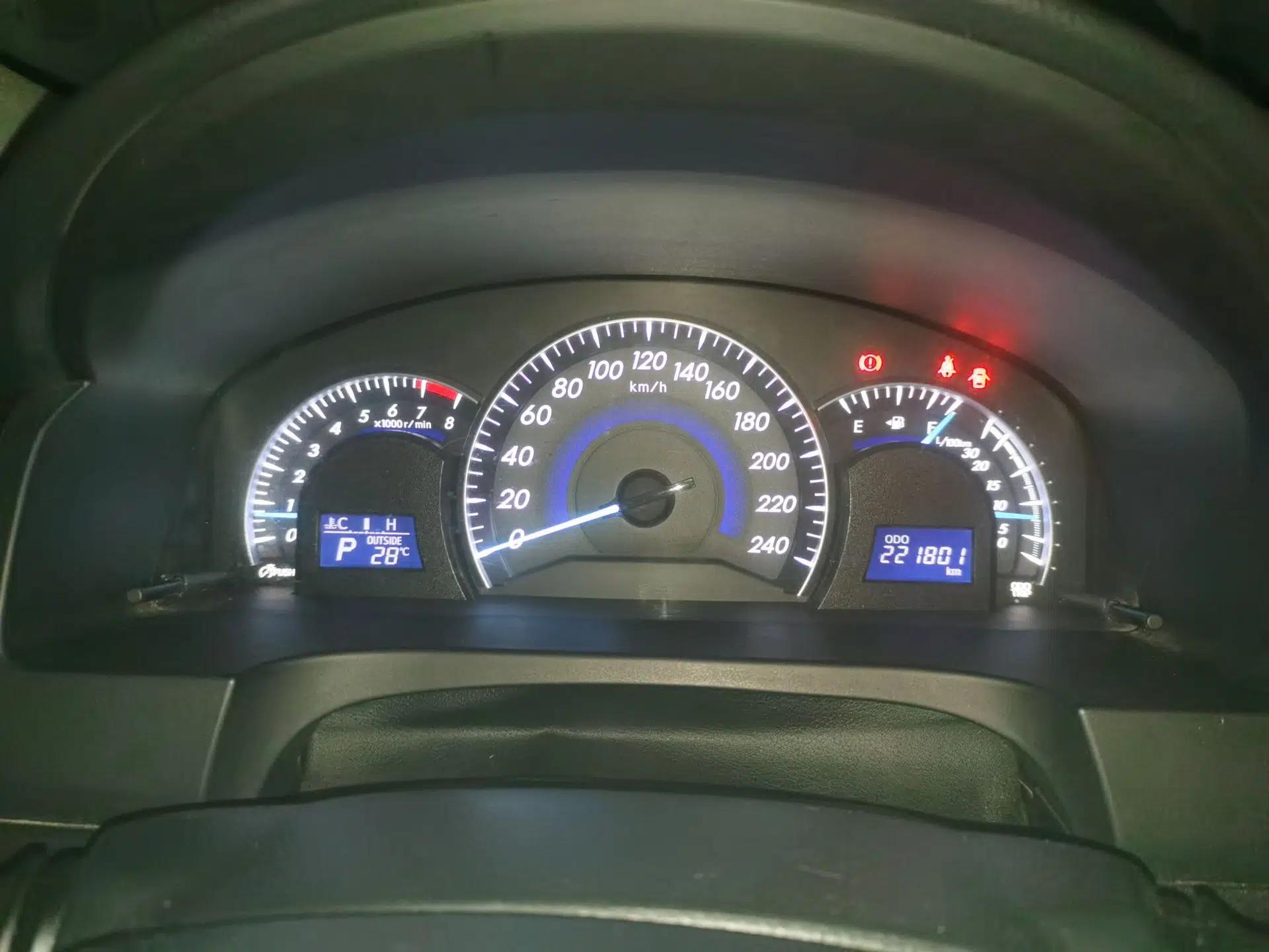 Toyota Camry 2016 2.0G 10th Anniversary Leading Edition — миниатюра 11