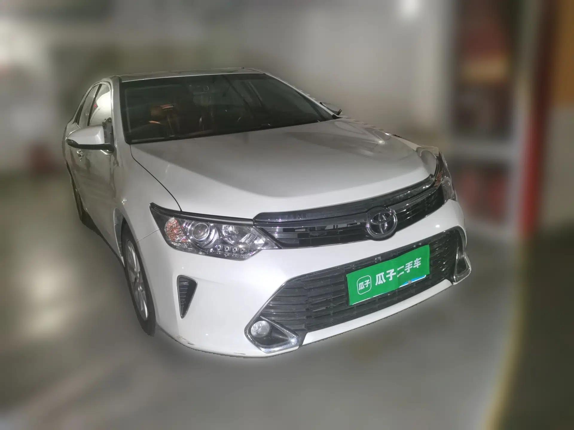 Toyota Camry 2016 2.0G 10th Anniversary Leading Edition — миниатюра 3