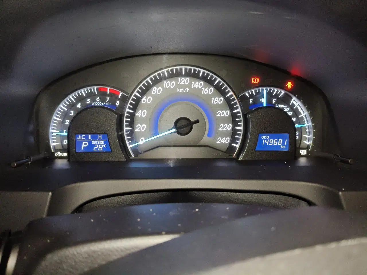 Toyota Camry 2012 2.5G Luxury Edition — миниатюра 11