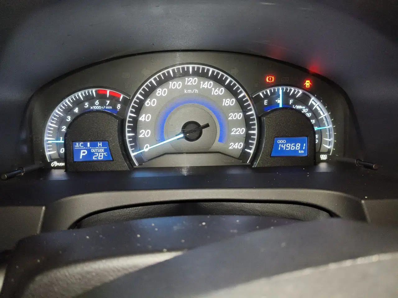 Toyota Camry 2012 2.5G Luxury Edition — миниатюра 12