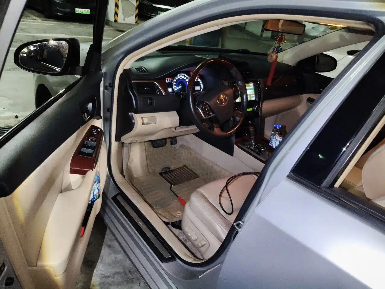 Toyota Camry 2012 2.5G Luxury Edition — миниатюра 16