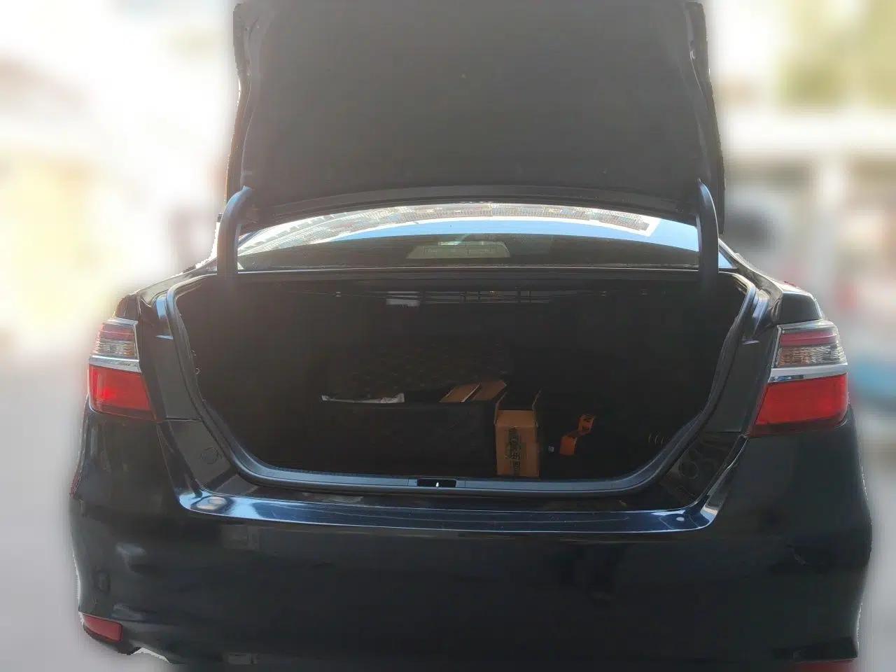 Toyota Camry 2015 2.0E Elite Edition — миниатюра 19