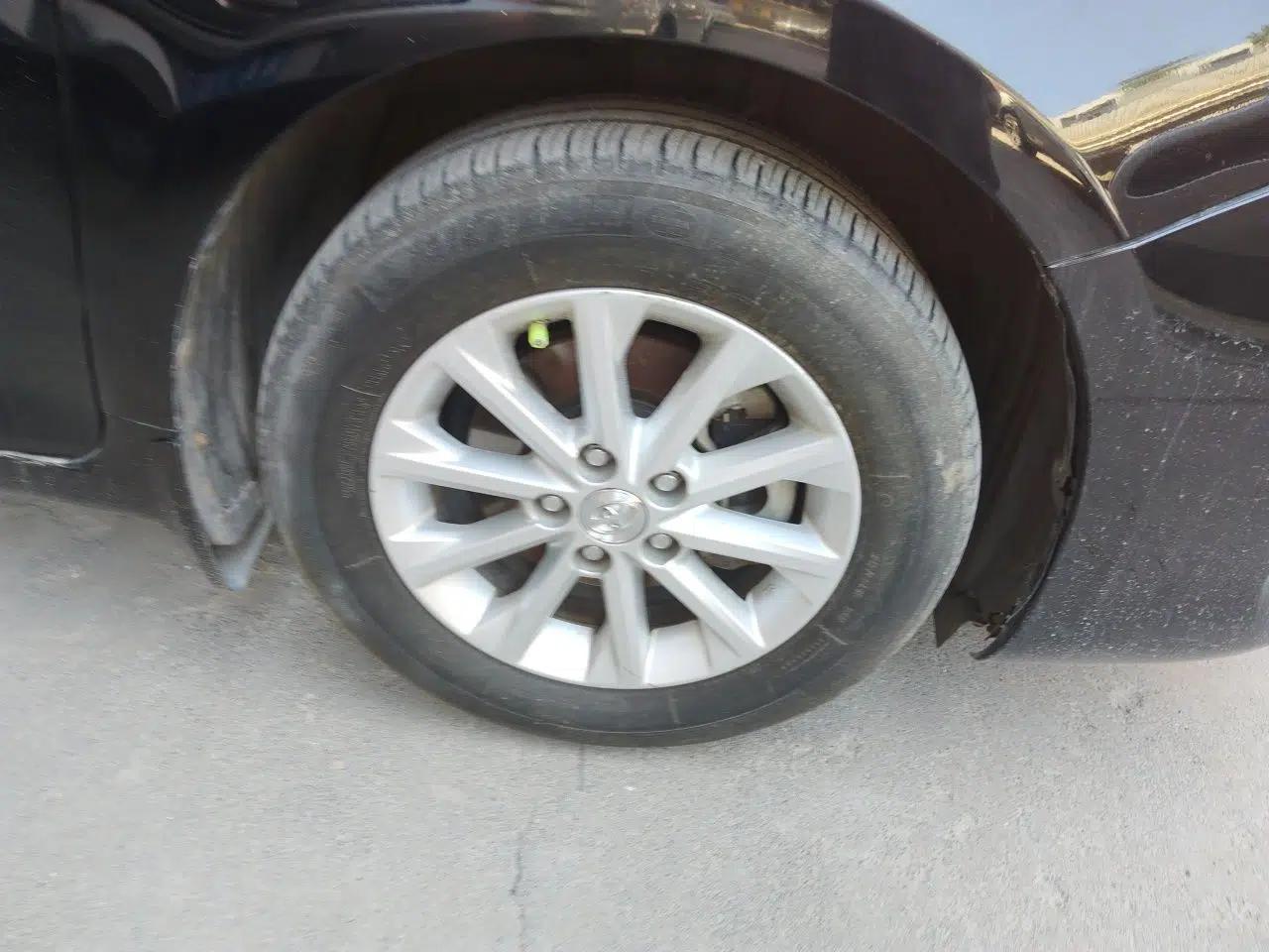 Toyota Camry 2015 2.0E Elite Edition — миниатюра 8