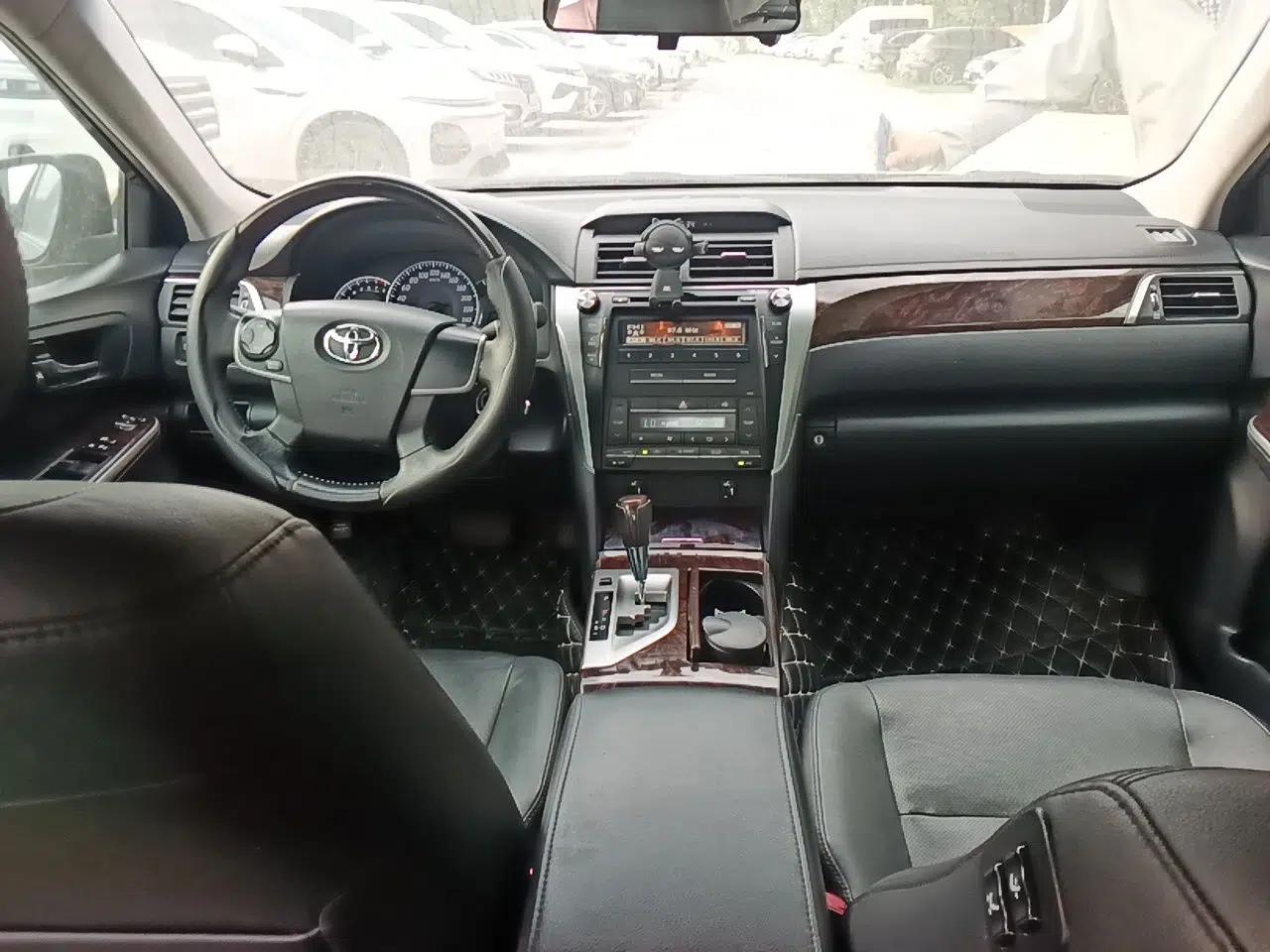 Toyota Camry 2015 2.0G Premier Edition — миниатюра 9
