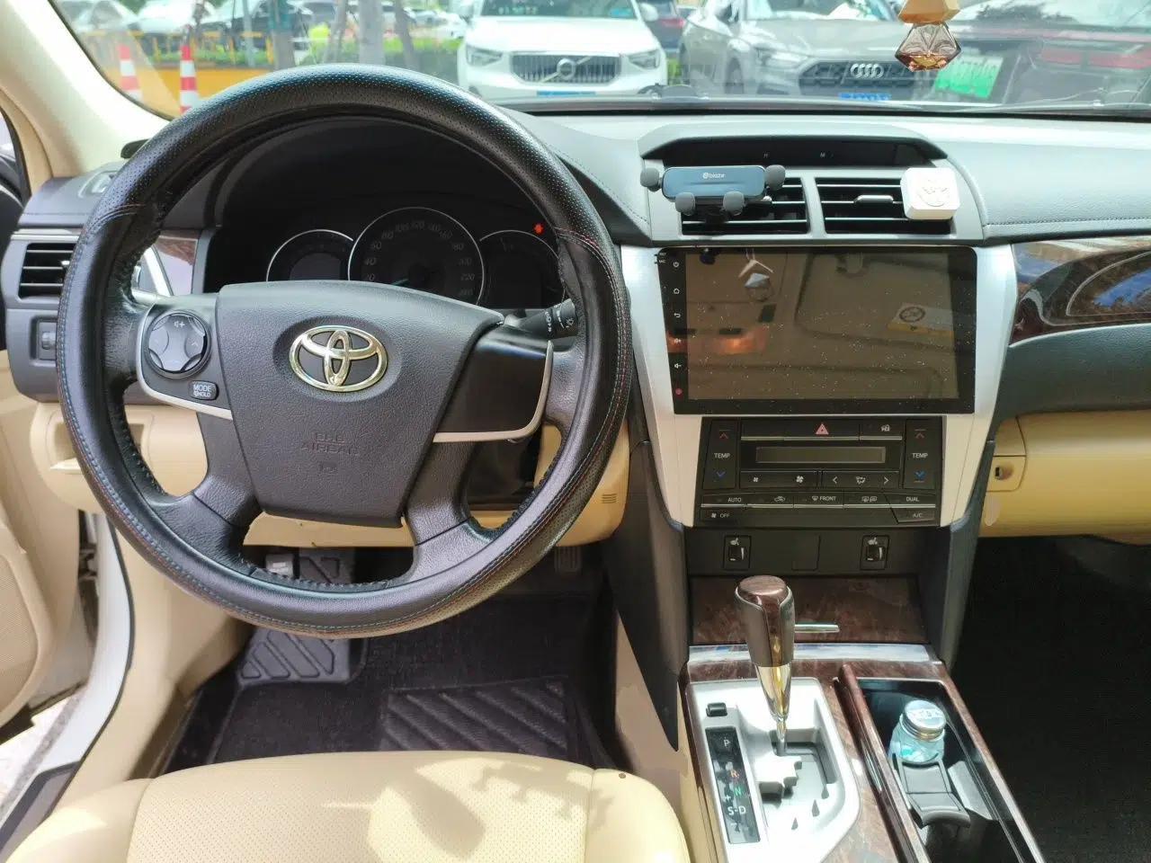 Toyota Camry 2016 2.0G 10th Anniversary Leading Edition — миниатюра 9