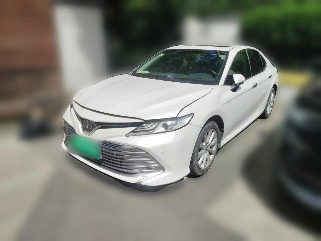 Toyota Camry 2018 2.0G Luxury Edition — миниатюра 1