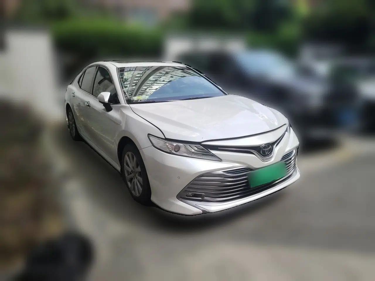 Toyota Camry 2018 2.0G Luxury Edition — миниатюра 3