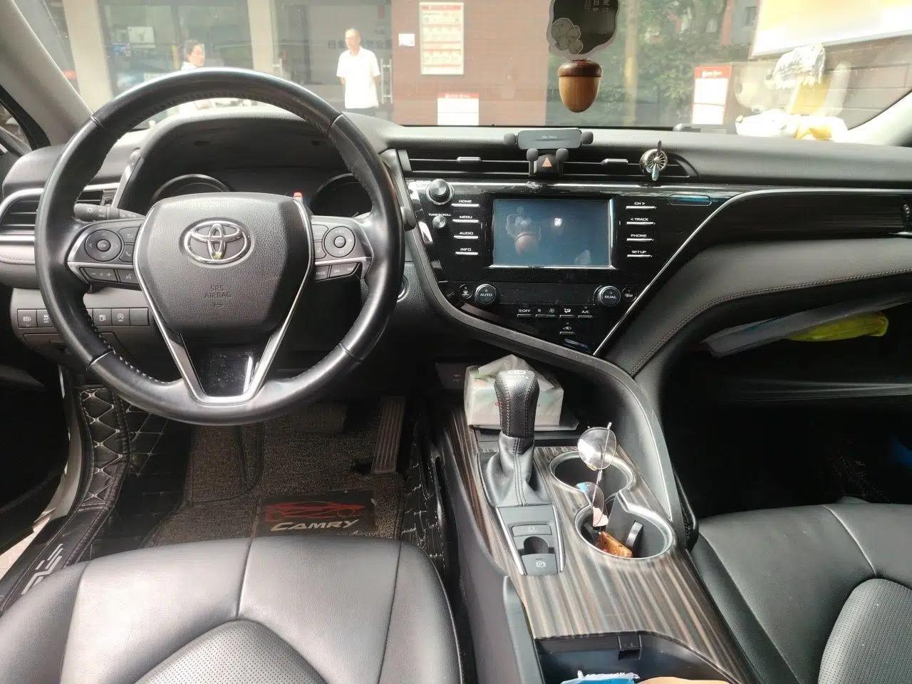 Toyota Camry 2018 2.0G Luxury Edition — миниатюра 9