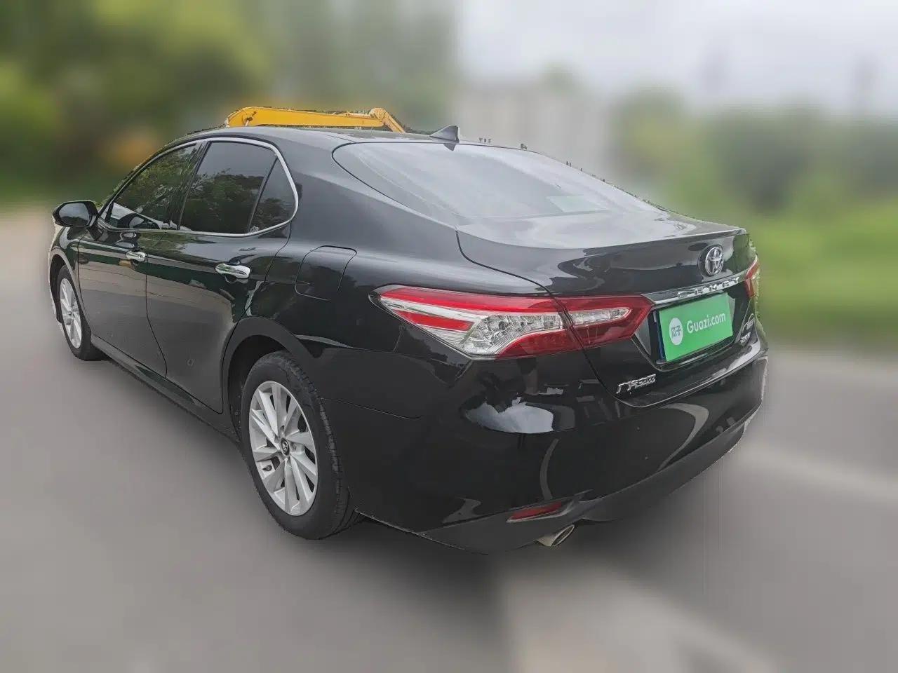 Toyota Camry 2021 2.0G Luxury Edition — миниатюра 4