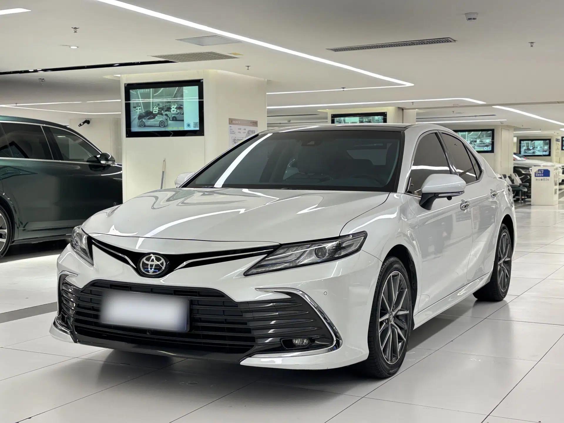 Toyota Camry 2021 2.5G Luxury Edition — миниатюра 1