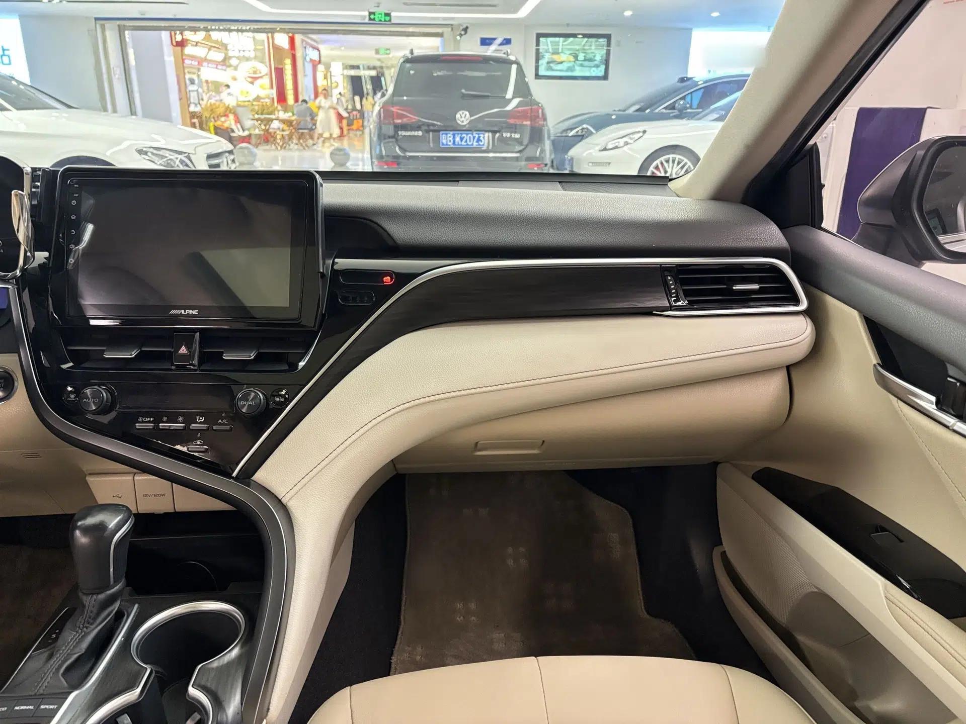 Toyota Camry 2021 2.5G Luxury Edition — миниатюра 34