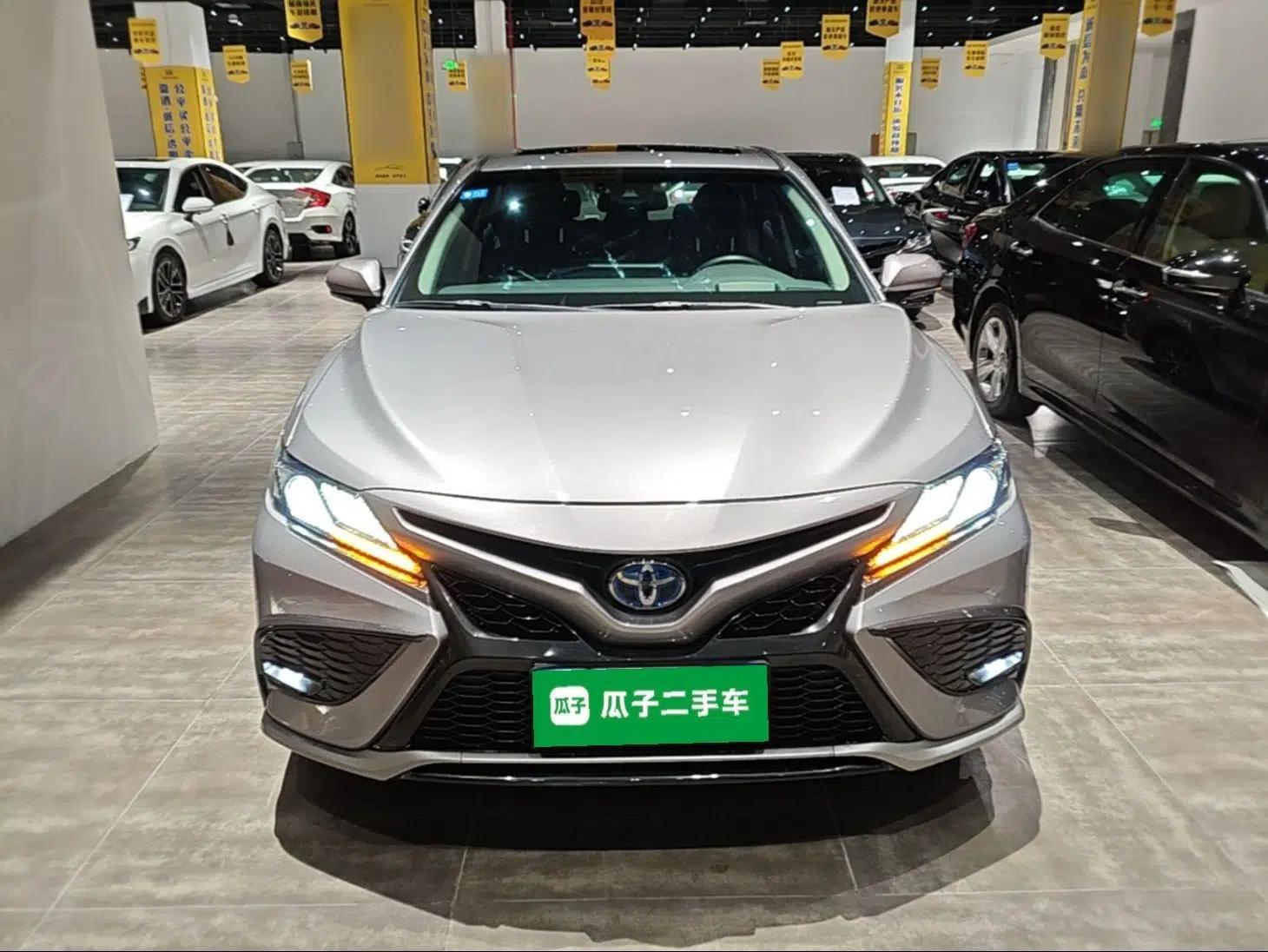 Toyota Camry 2021 Dual-Motor 2.5HS Fēngshàng Edition — миниатюра 2