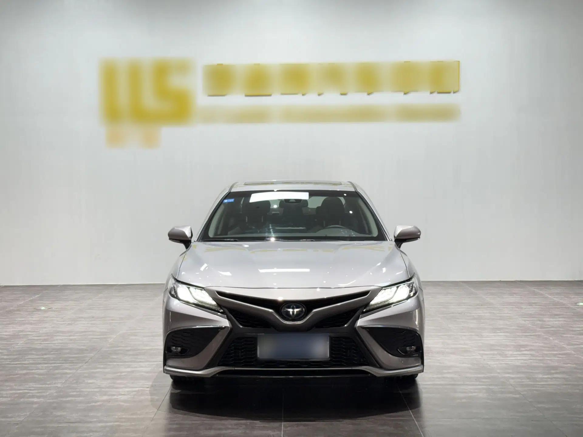 Toyota Camry 2021 Dual-Motor 2.5HS Fēngshàng Edition — миниатюра 13