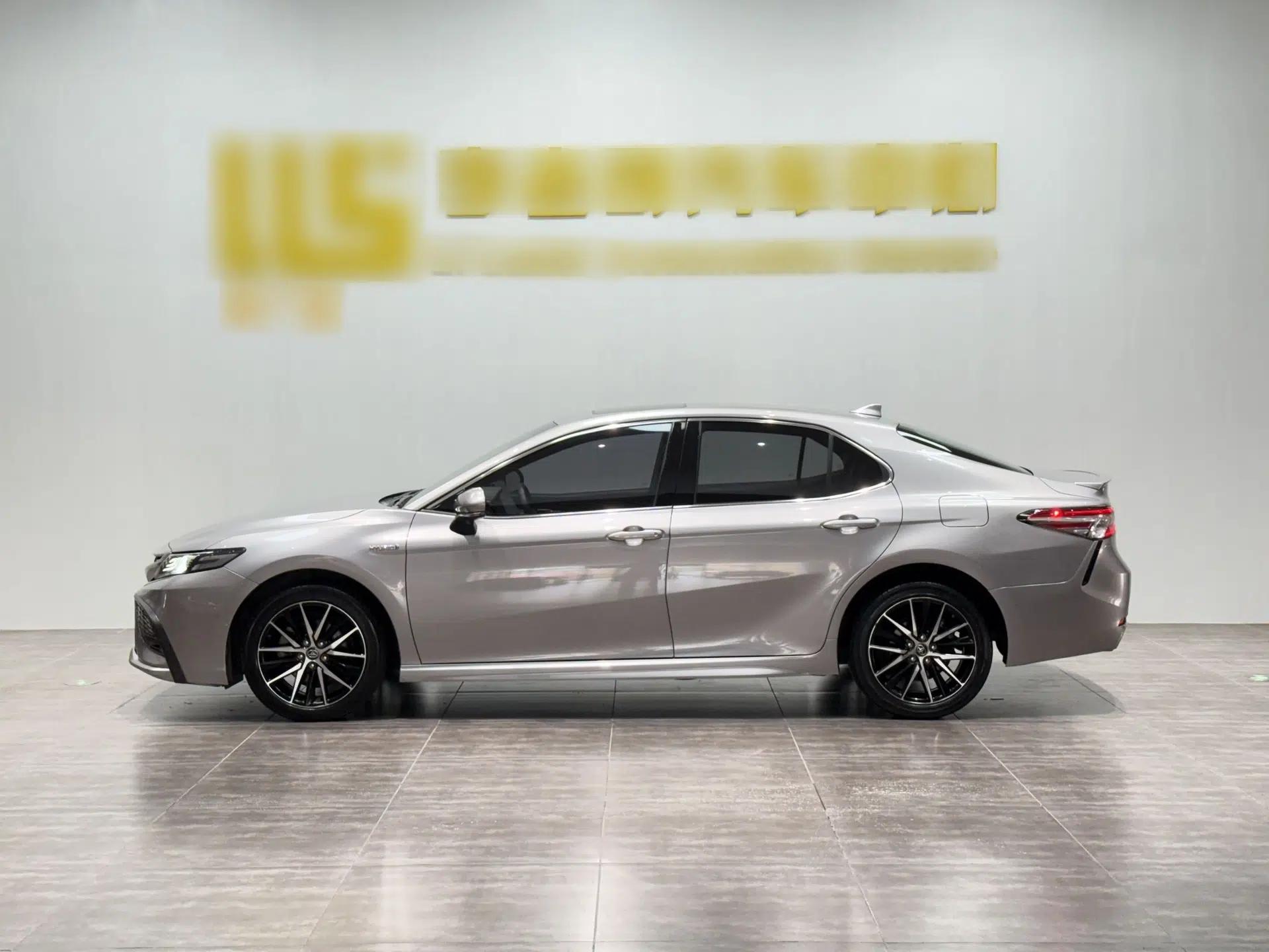 Toyota Camry 2021 Dual-Motor 2.5HS Fēngshàng Edition — миниатюра 14