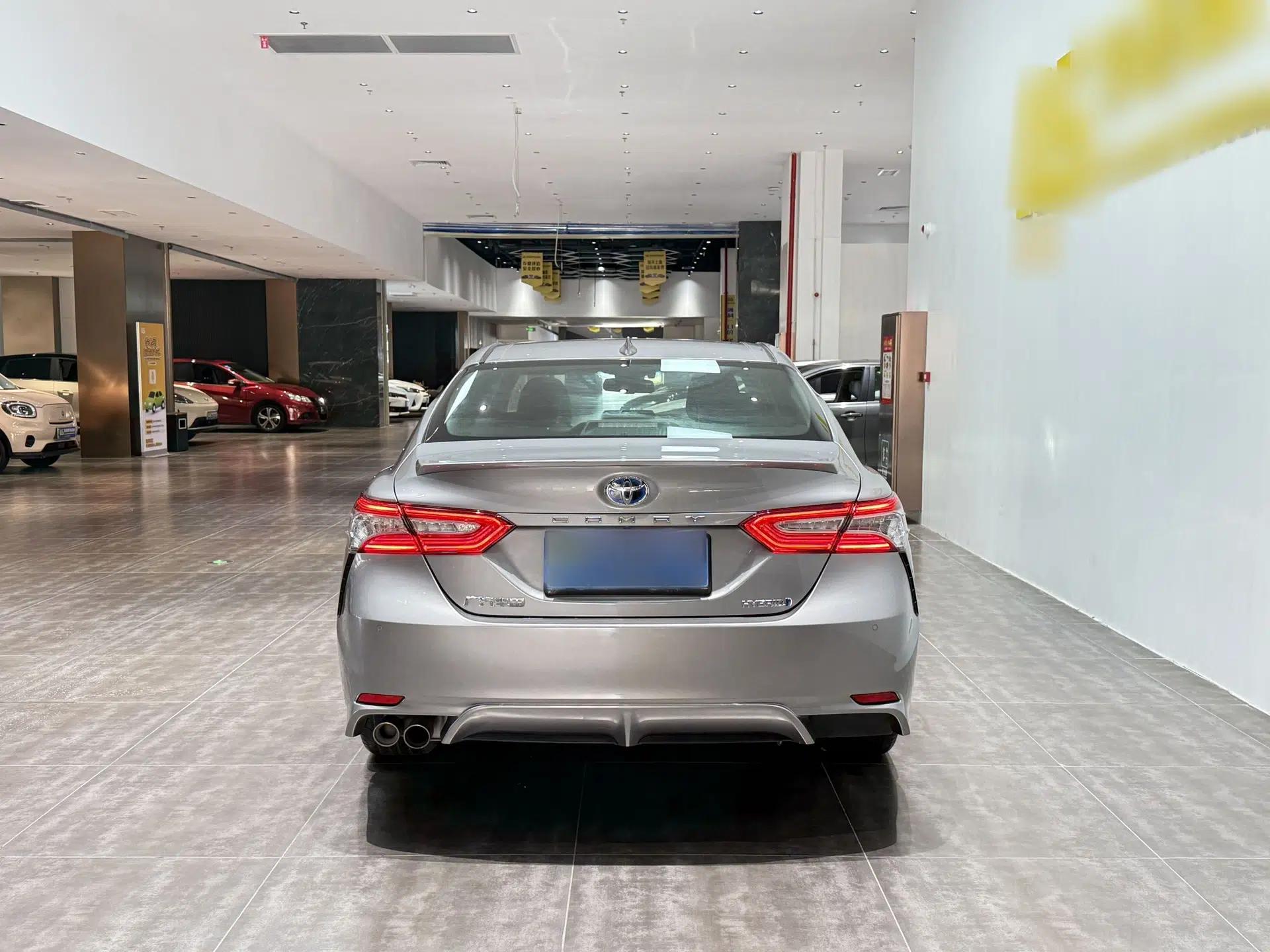 Toyota Camry 2021 Dual-Motor 2.5HS Fēngshàng Edition — миниатюра 16