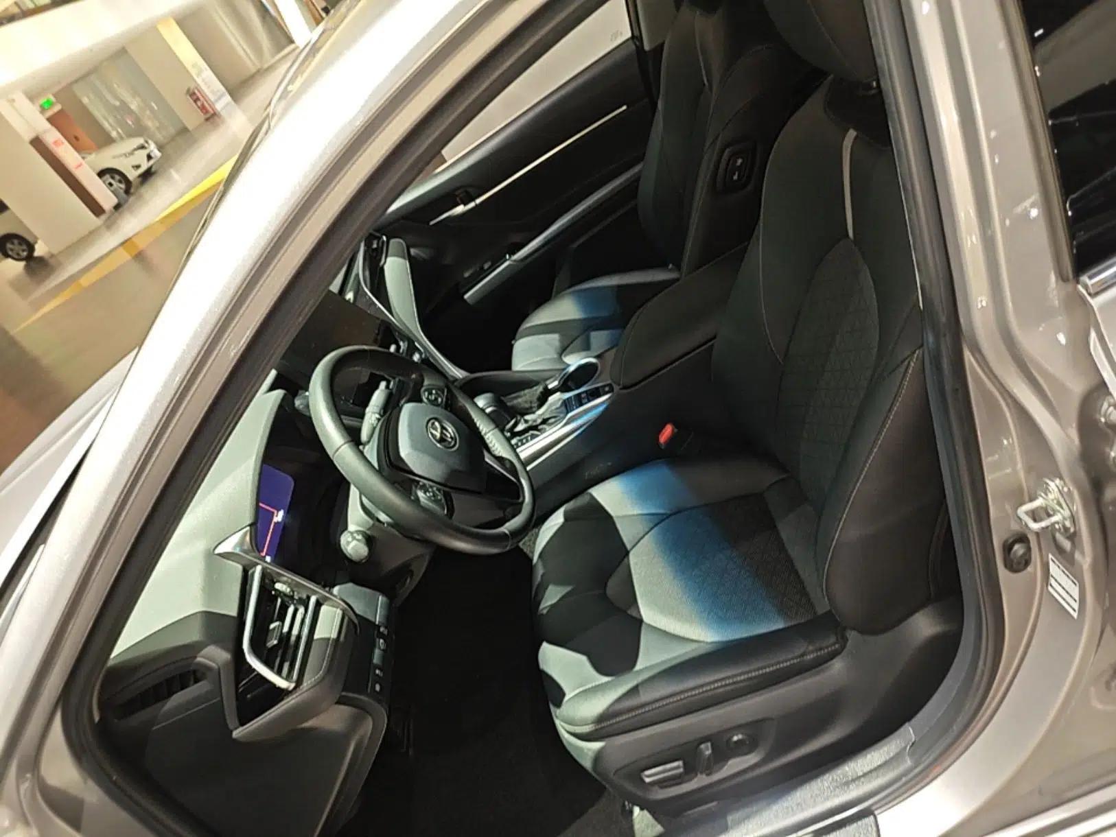 Toyota Camry 2021 Dual-Motor 2.5HS Fēngshàng Edition — миниатюра 24
