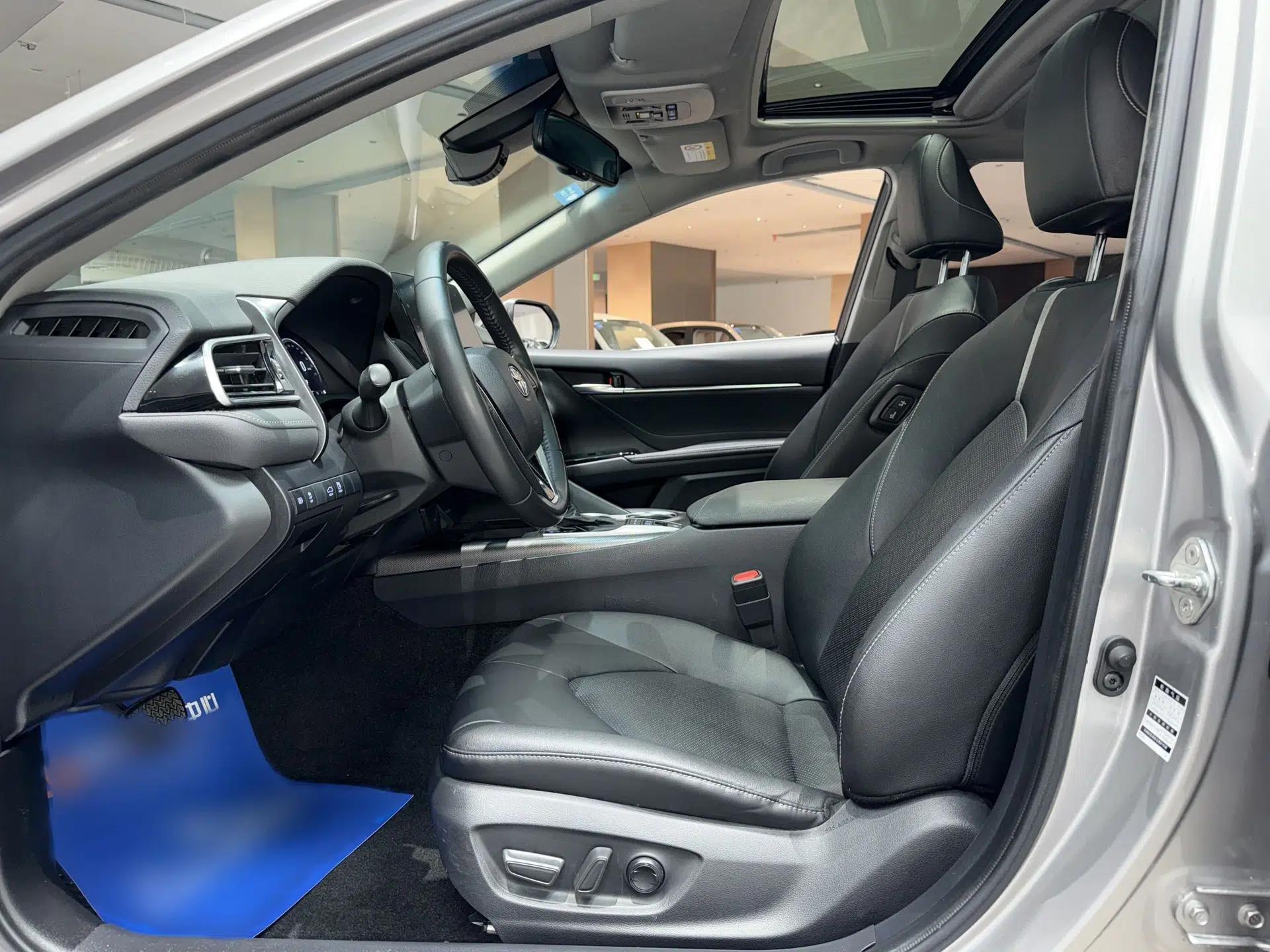 Toyota Camry 2021 Dual-Motor 2.5HS Fēngshàng Edition — миниатюра 31