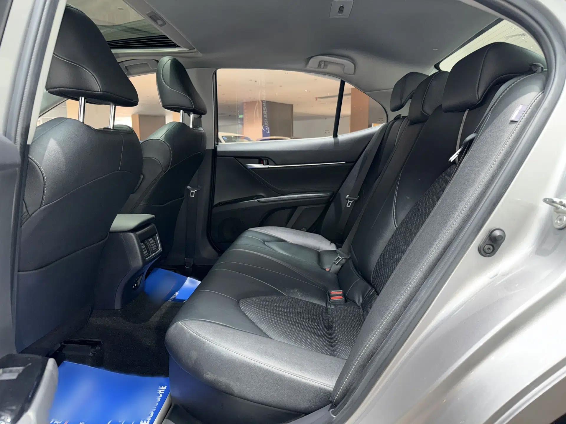 Toyota Camry 2021 Dual-Motor 2.5HS Fēngshàng Edition — миниатюра 32