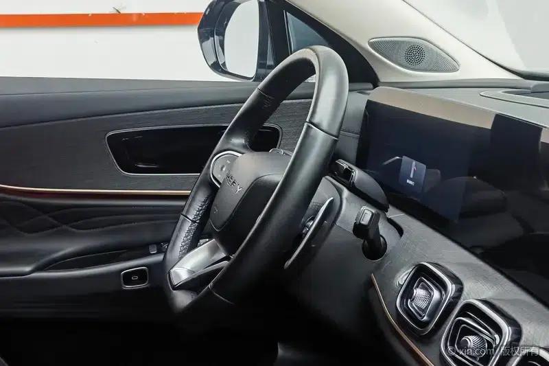 Chery Tiggo 9 2023 2.0T DCT 2WD Premium Edition 5-seater — миниатюра 11