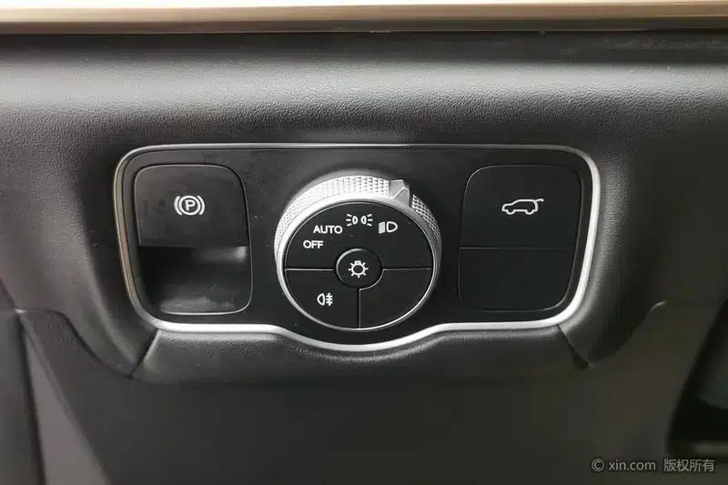 Chery Tiggo 9 2023 2.0T DCT 2WD Premium Edition 5-seater — миниатюра 16