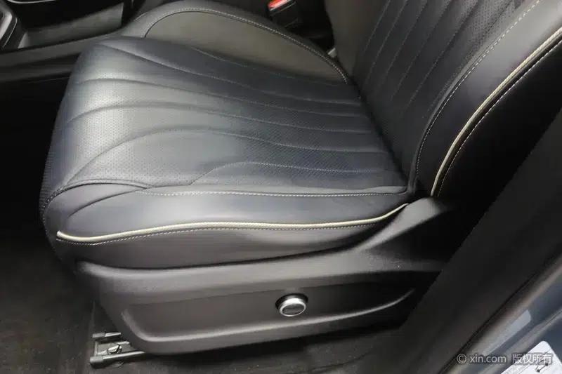 Chery Tiggo 9 2023 2.0T DCT 2WD Premium Edition 5-seater — миниатюра 18