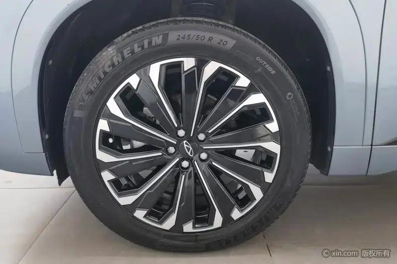Chery Tiggo 9 2023 2.0T DCT 2WD Premium Edition 5-seater — миниатюра 8