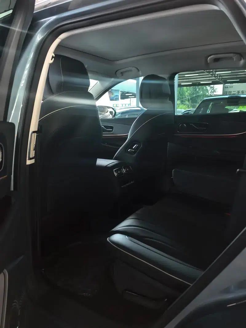 Chery Tiggo 9 2023 2.0T DCT 2WD Premium Edition 5-seater — миниатюра 10