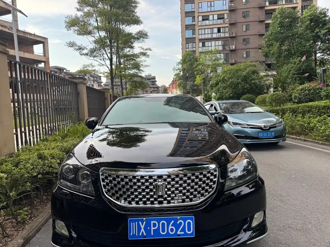 Crown 2010 2.5L Royal Leather Sunroof Navigation Edition — миниатюра 6