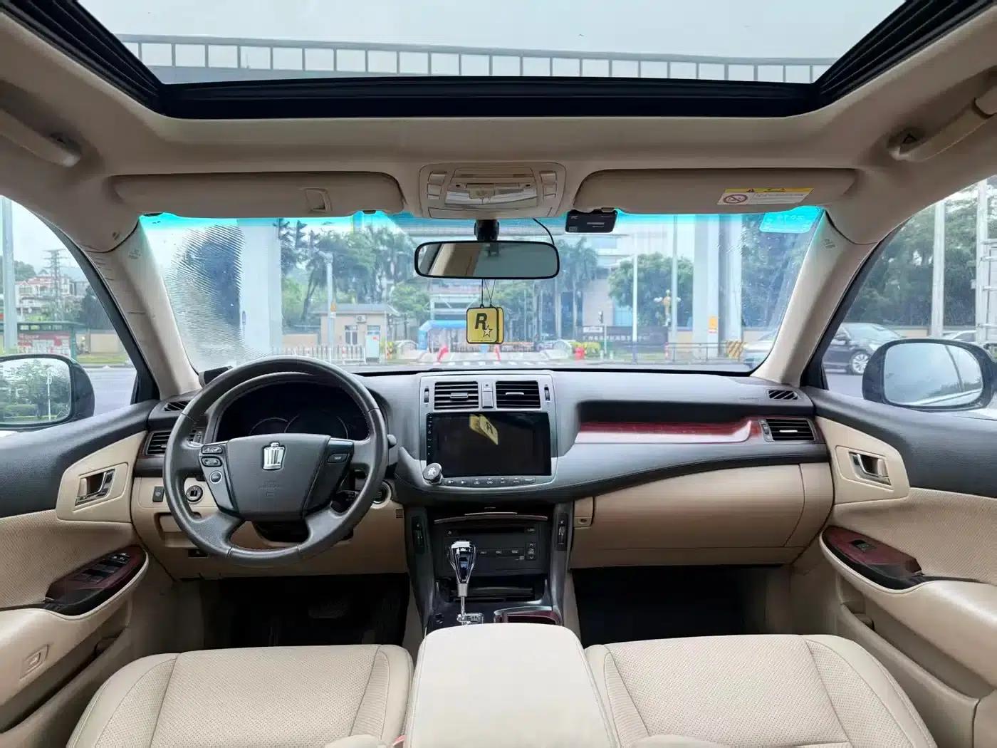 Crown 2010 2.5L Royal Leather Sunroof Navigation Edition — миниатюра 10