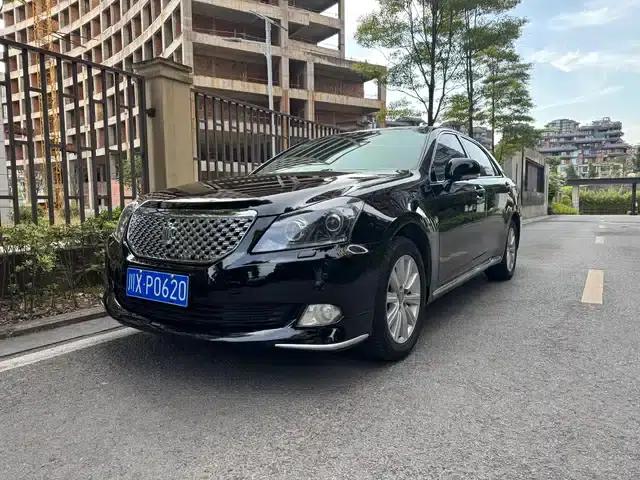 Crown 2010 2.5L Royal Leather Sunroof Navigation Edition