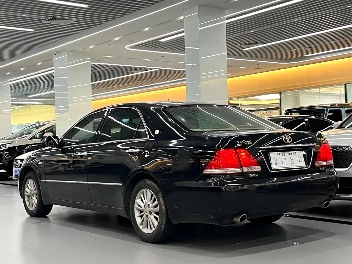 Crown 2007 2.5L Royal Special Edition — миниатюра 14