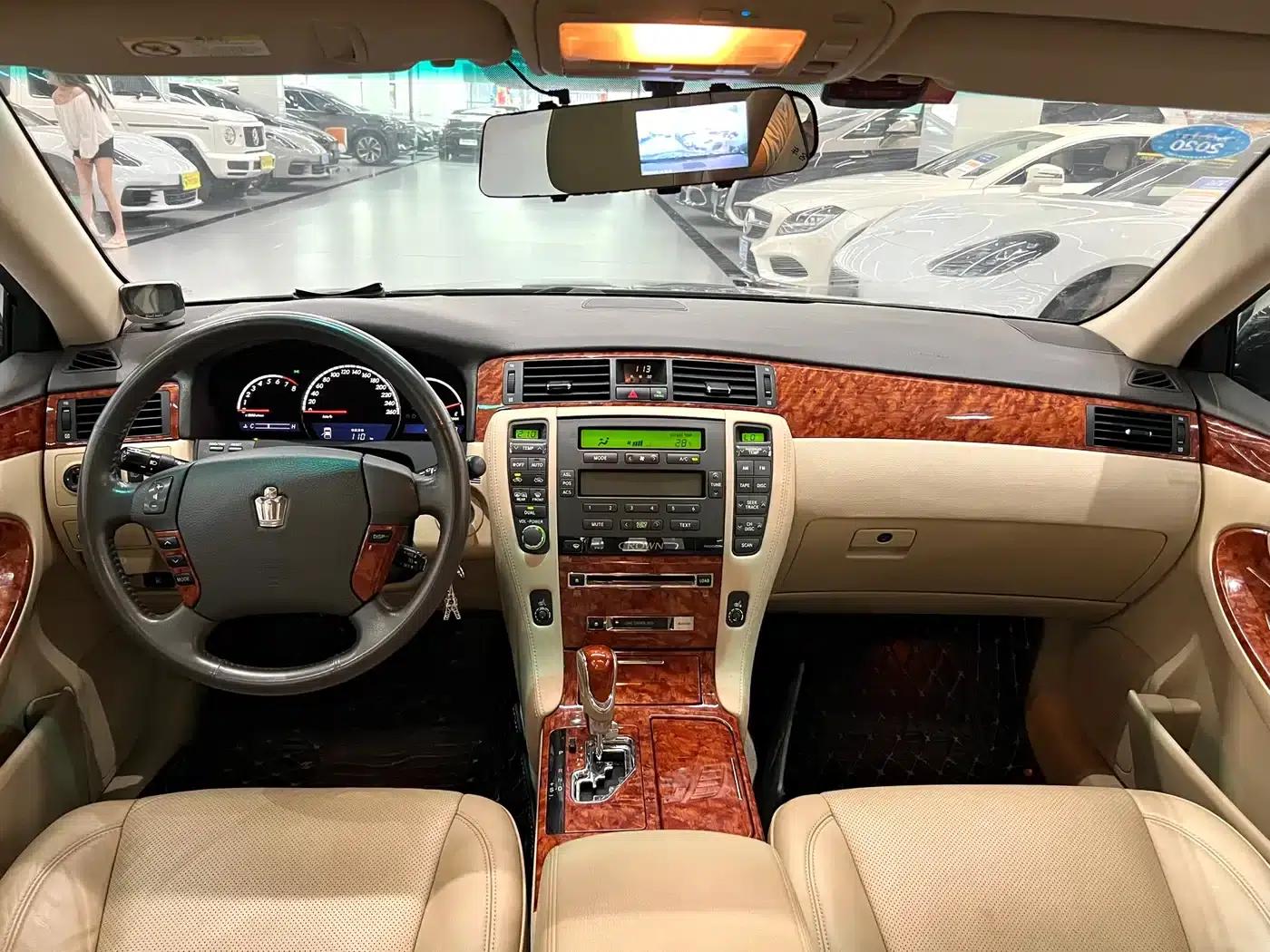 Crown 2007 2.5L Royal Special Edition — миниатюра 3