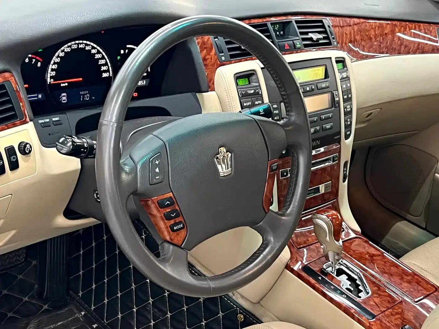 Crown 2007 2.5L Royal Special Edition — миниатюра 6