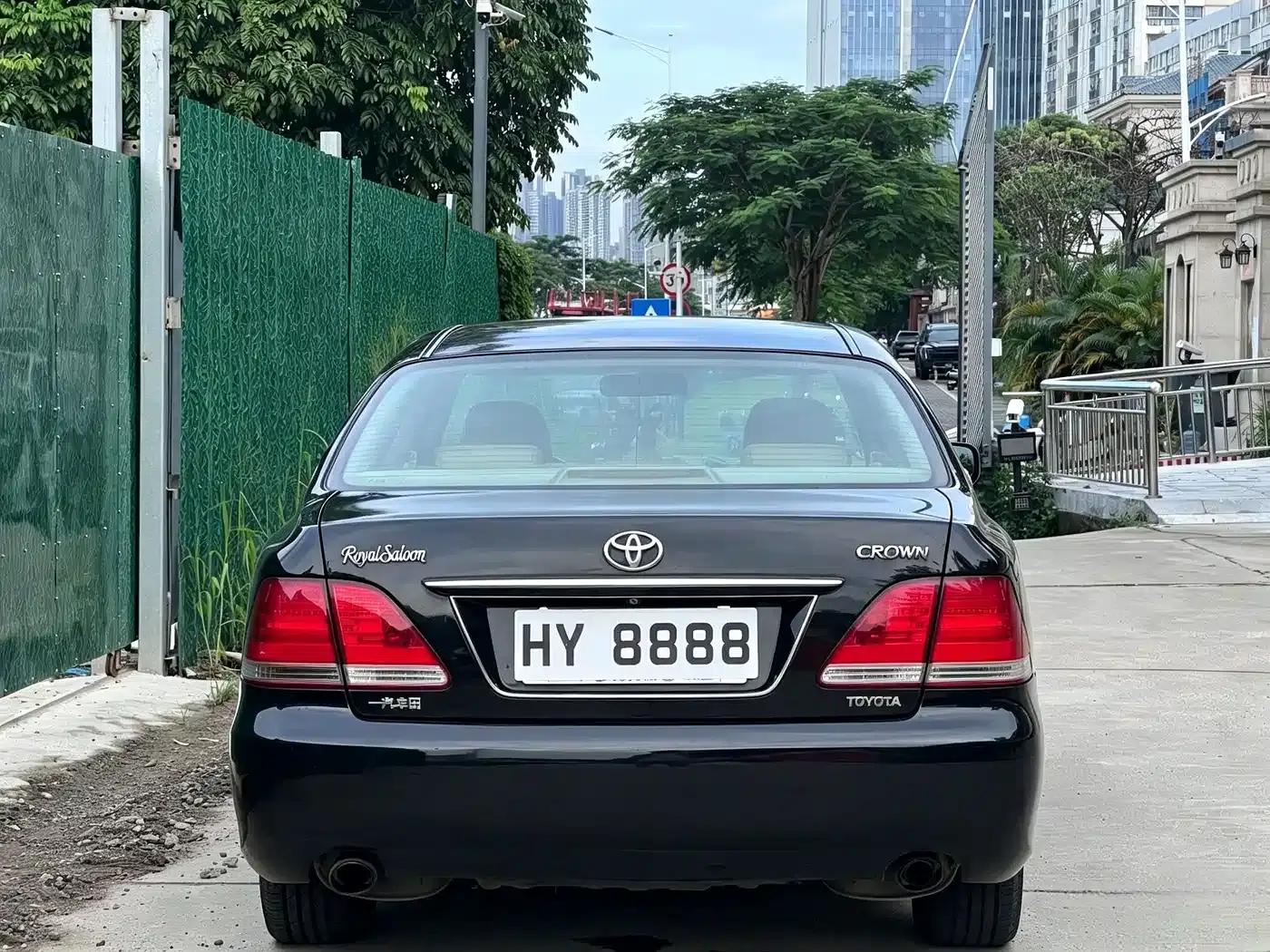Crown 2005 3.0L Royal Saloon — миниатюра 5