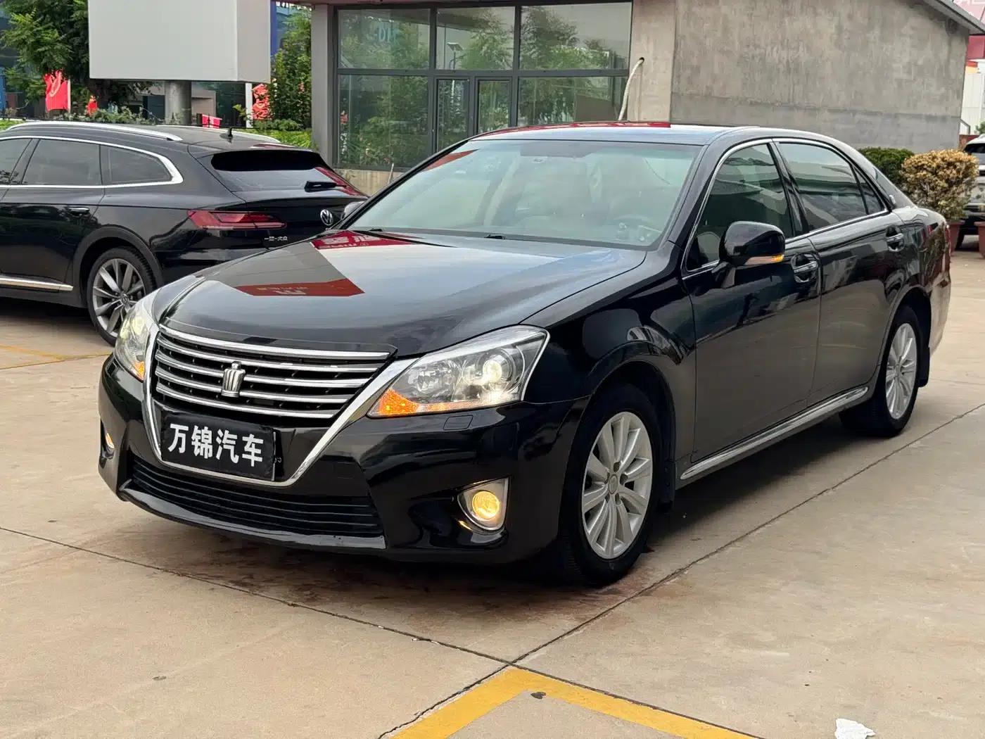 Crown 2012 2.5L Royal — миниатюра 1