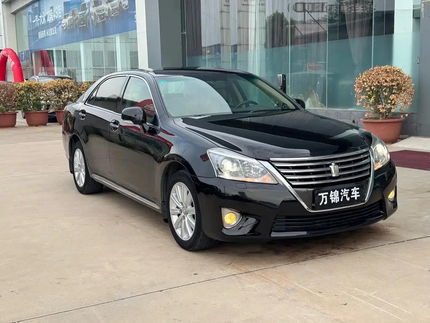 Crown 2012 2.5L Royal — миниатюра 3