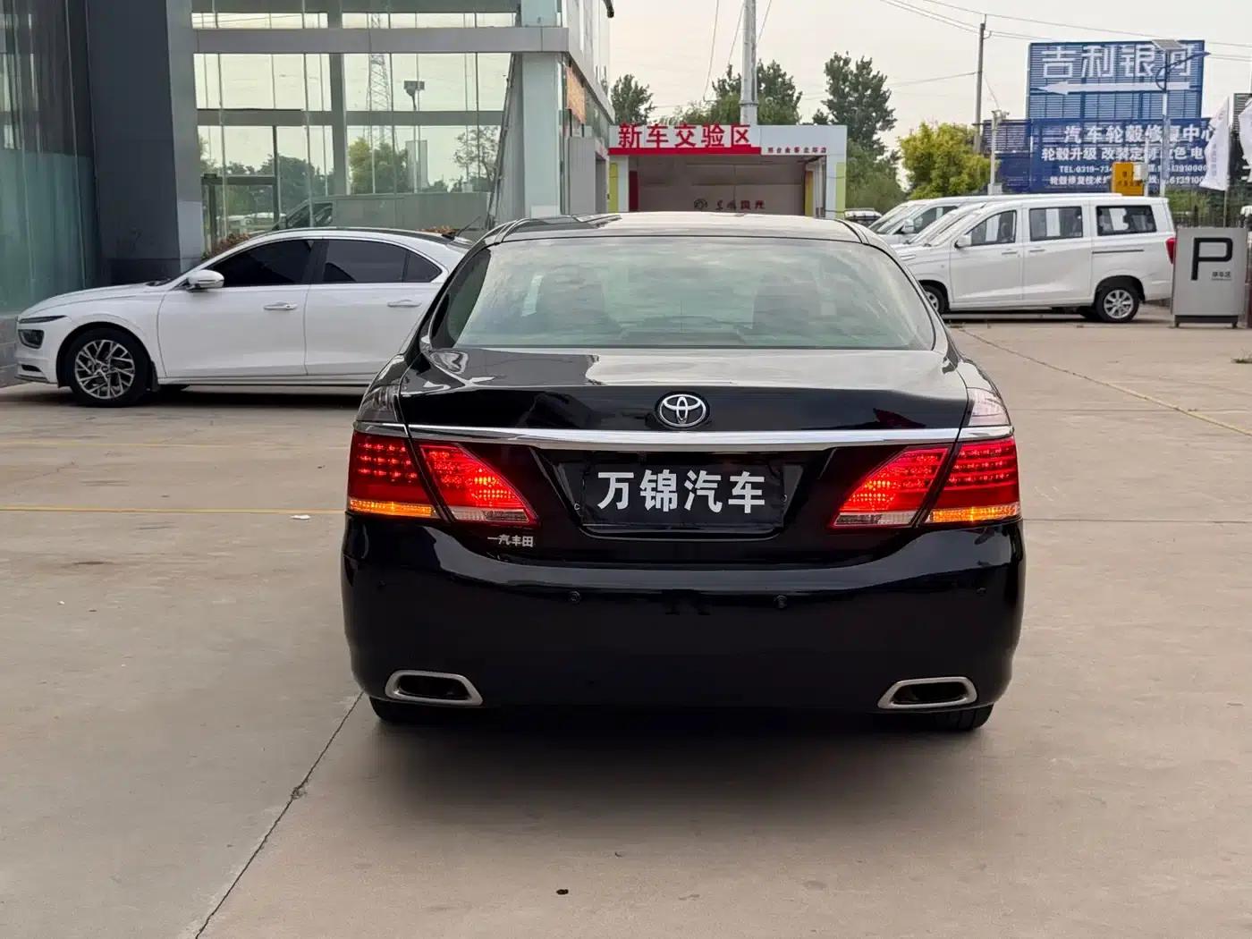 Crown 2012 2.5L Royal — миниатюра 5