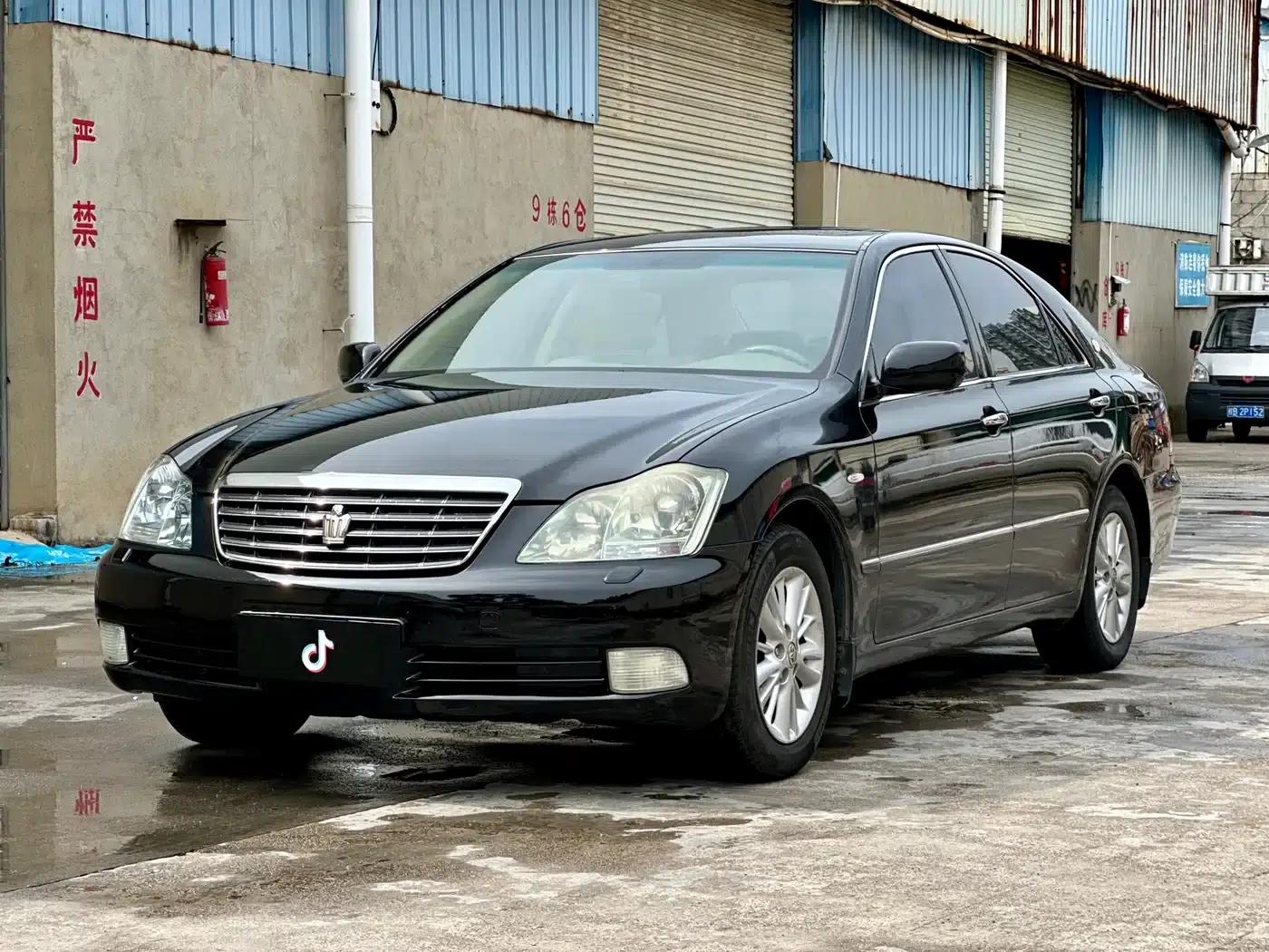 Crown 2005 3.0L Royal — миниатюра 1