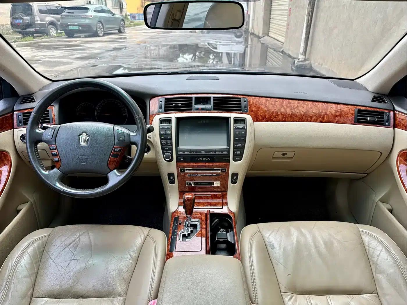 Crown 2005 3.0L Royal — миниатюра 11